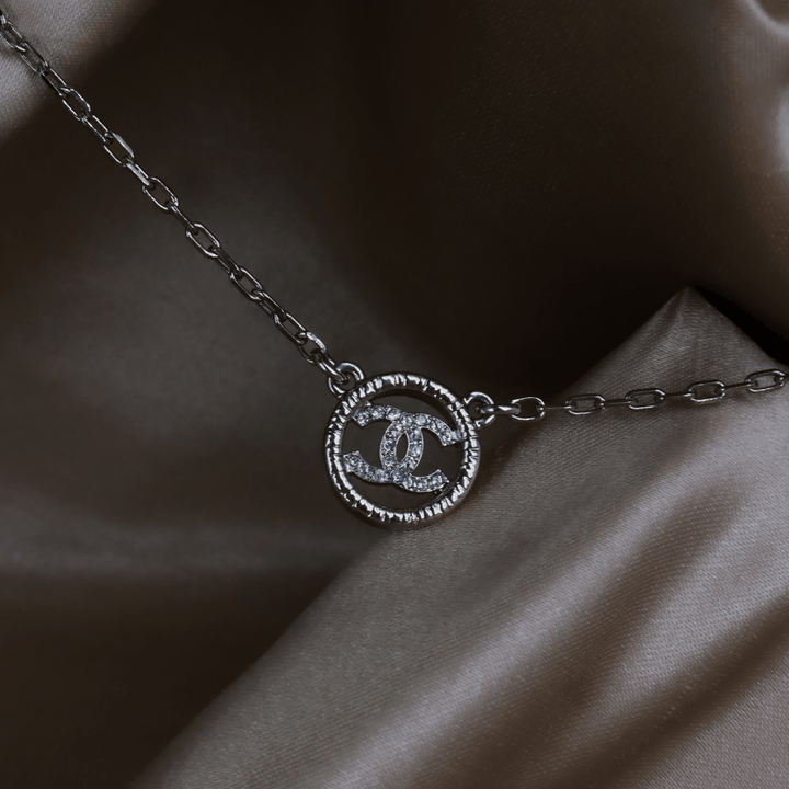 CHANEL COCO雙C 吊墜水晶項鏈 |2022年款|附原盒未使用 - Vintasy