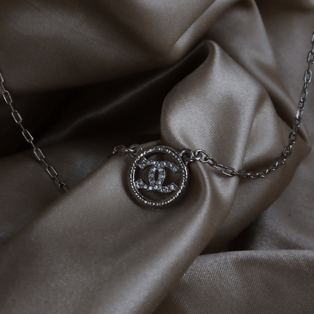 CHANEL COCO雙C 吊墜水晶項鏈 |2022年款|附原盒未使用 - Vintasy