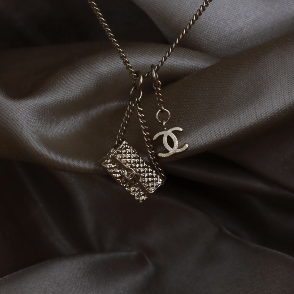 CHANEL COCO雙C包包吊墜項鏈|2005年款式|未使用品附原盒 - Vintasy