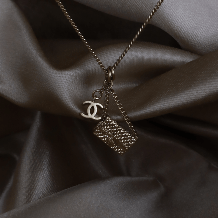CHANEL COCO雙C包包吊墜項鏈|2005年款式|未使用品附原盒 - Vintasy