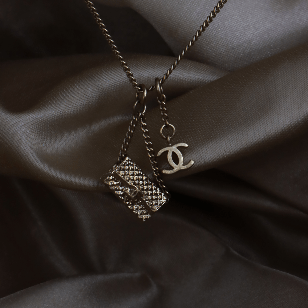 CHANEL COCO雙C包包吊墜項鏈|2005年款式|未使用品附原盒 - Vintasy