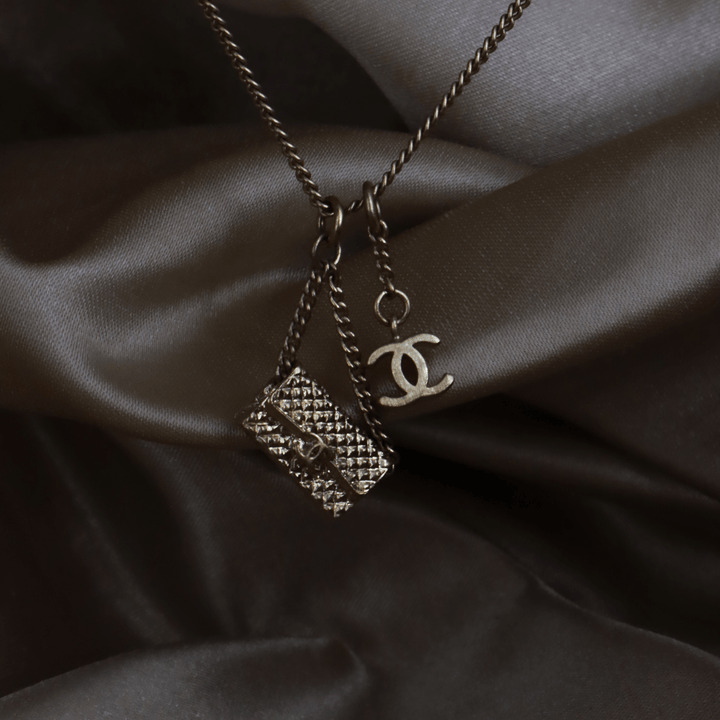 CHANEL COCO雙C包包吊墜項鏈|2005年款式|未使用品附原盒 - Vintasy