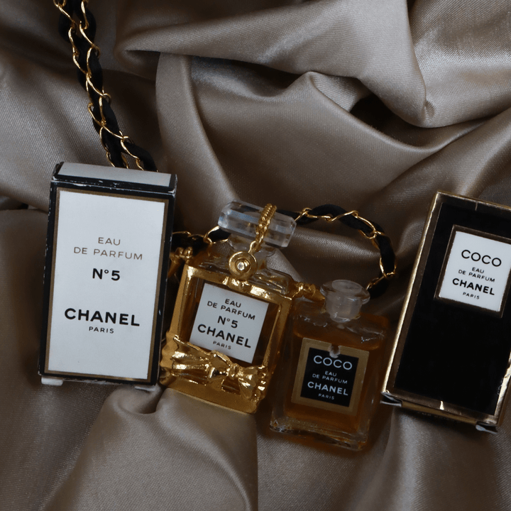 Chanel N°5 香水瓶造型金色吊墜頸鏈 | 稀品金色珍品 附兩款香水! - Vintasy