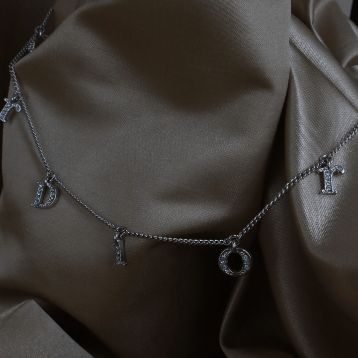 CHRISTIAN DIOR 閃石字母標誌銀鎖骨項鏈|2000年款 - Vintasy手鏈