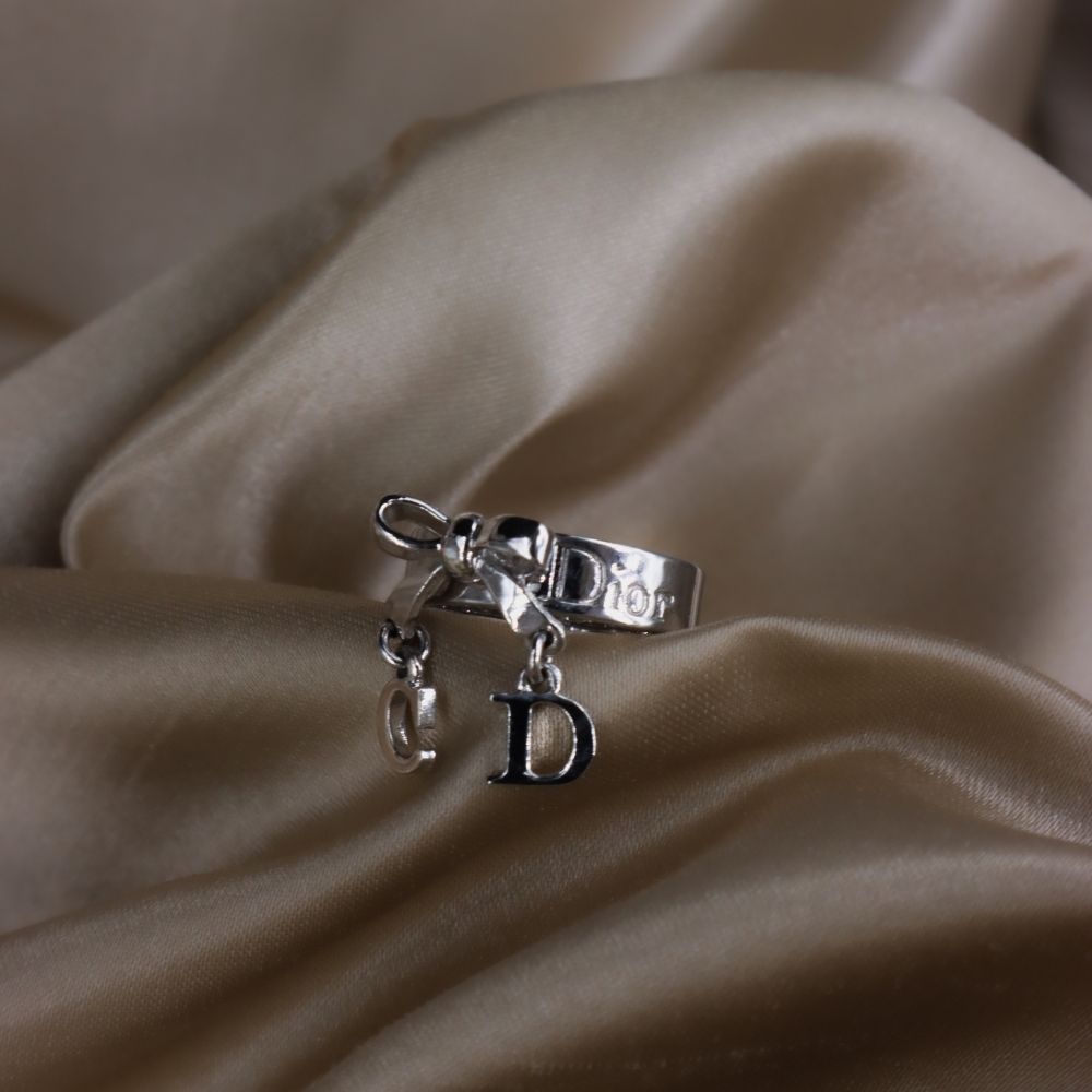 CHRISTIAN DIOR Bow CD Ring | Classic 1980s style | VINTASY