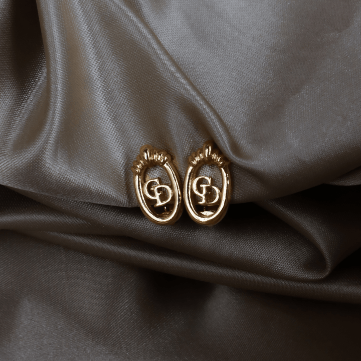 CHRISTIAN DIOR 經典金色CD標誌徽章項鏈+耳夾套裝 - Vintasy