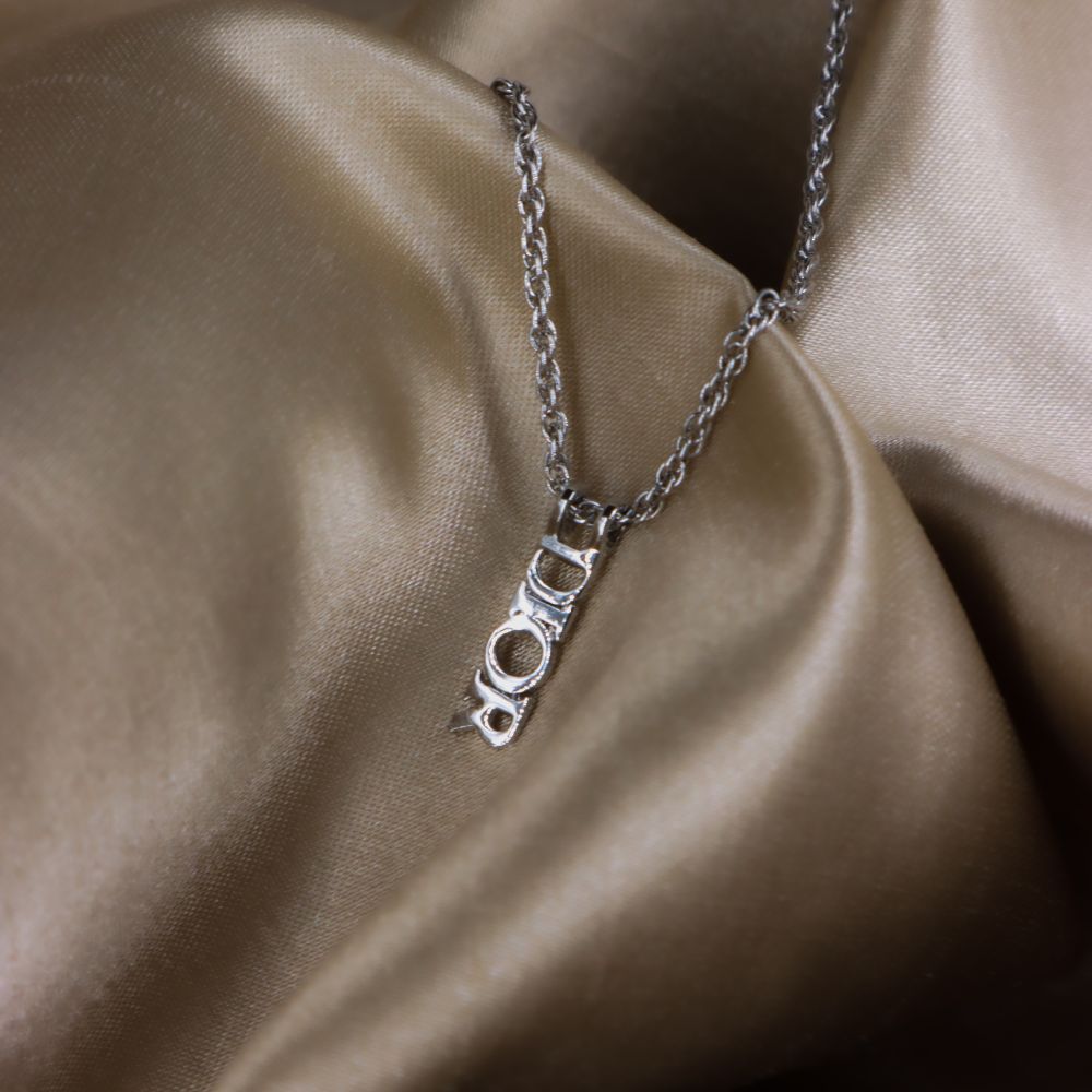 CHRISTIAN DIOR 簡約LOGO吊墜項鏈 - Vintasy項鏈