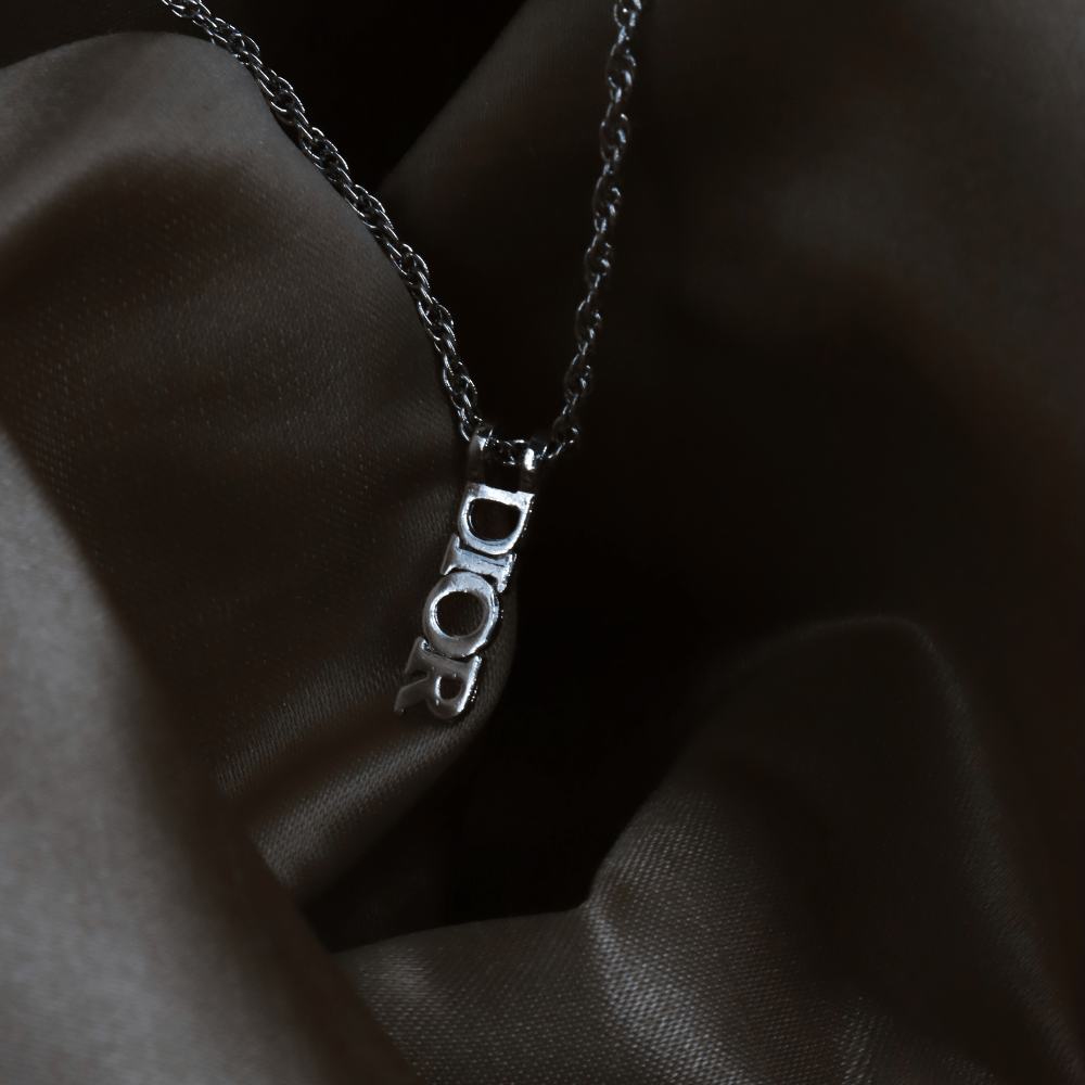 CHRISTIAN DIOR 簡約LOGO吊墜項鏈 - Vintasy項鏈