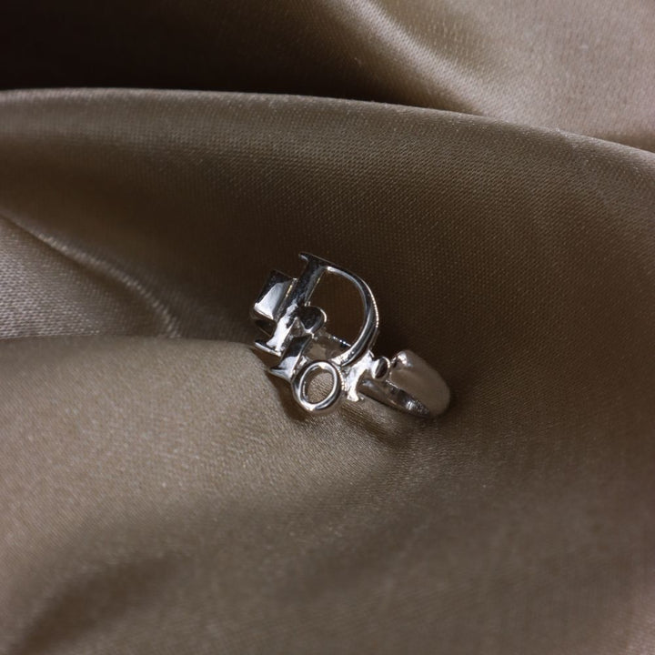 CHRISTIAN DIOR 簡約LOGO戒指 - Vintasy