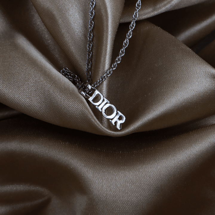CHRISTIAN DIOR 簡約LOGO吊墜項鏈 - Vintasy項鏈