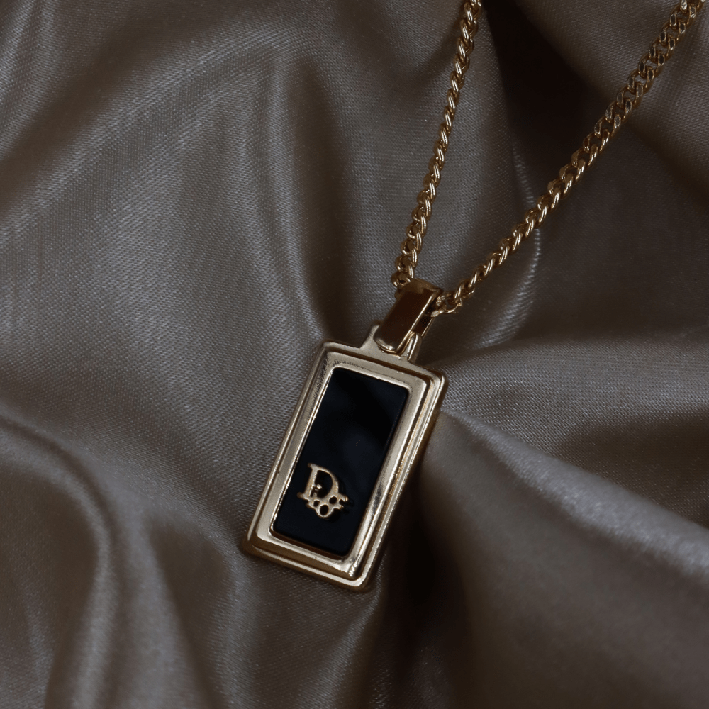 CHRISTIAN DIOR Logo小牌吊墜項鏈 - Vintasy