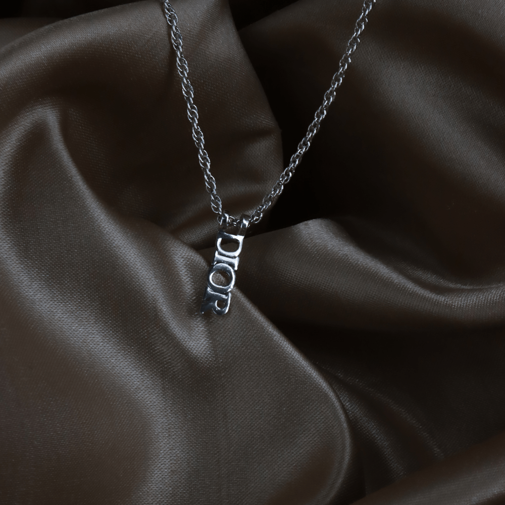 CHRISTIAN DIOR 簡約LOGO吊墜項鏈 - Vintasy項鏈