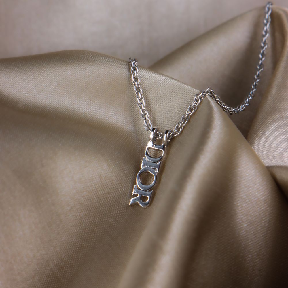 CHRISTIAN DIOR 簡約LOGO吊墜項鏈 - Vintasy項鏈