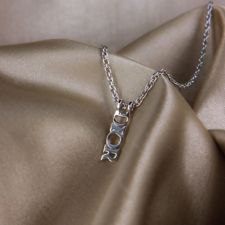 CHRISTIAN DIOR 簡約LOGO吊墜項鏈 - Vintasy項鏈