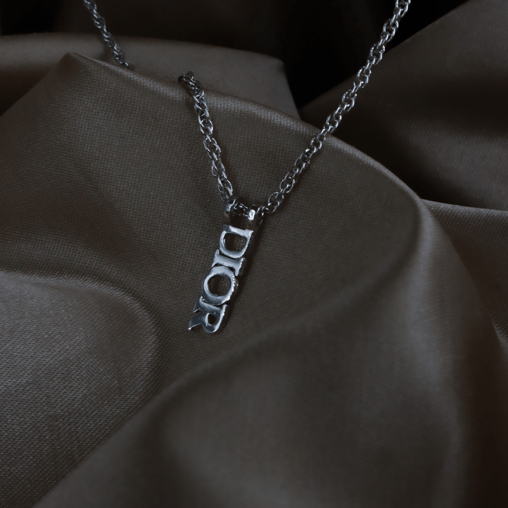CHRISTIAN DIOR 簡約LOGO吊墜項鏈 - Vintasy項鏈