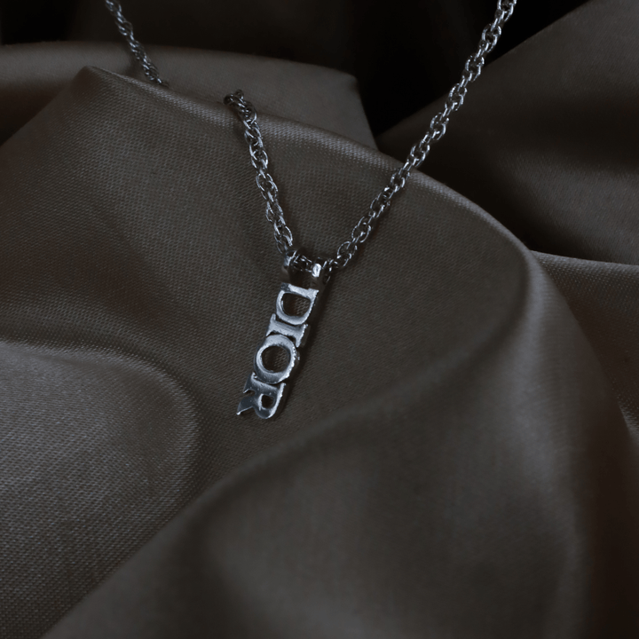 CHRISTIAN DIOR 簡約LOGO吊墜項鏈 - Vintasy項鏈