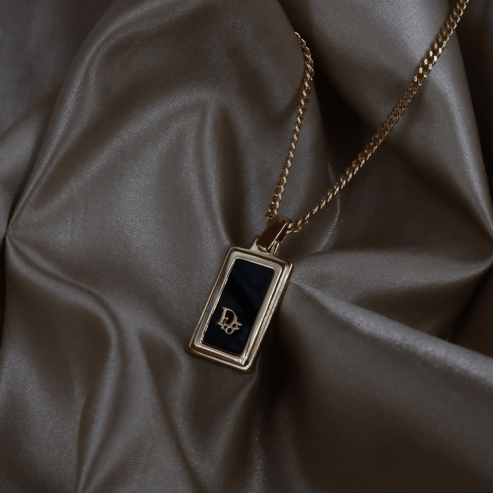 CHRISTIAN DIOR Logo小牌吊墜項鏈 - Vintasy