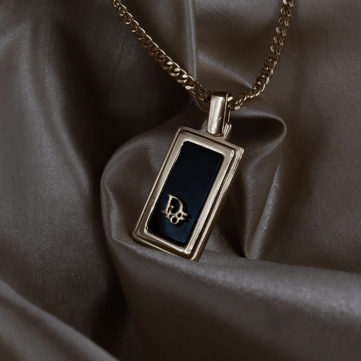 CHRISTIAN DIOR Logo小牌吊墜項鏈 - Vintasy