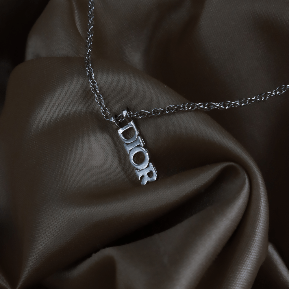 CHRISTIAN DIOR 簡約LOGO吊墜項鏈 - Vintasy項鏈
