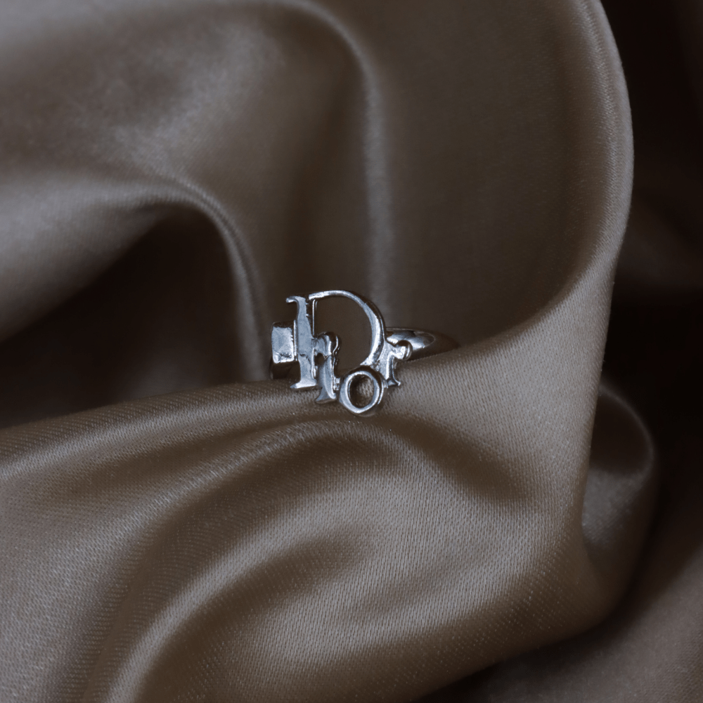 CHRISTIAN DIOR 簡約LOGO戒指 - Vintasy