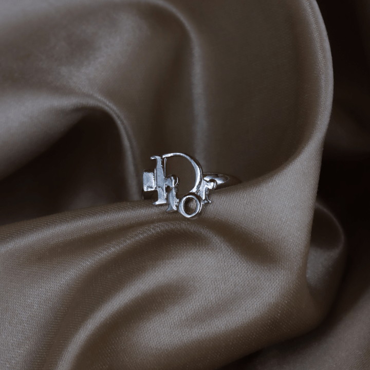 CHRISTIAN DIOR 簡約LOGO戒指 - Vintasy