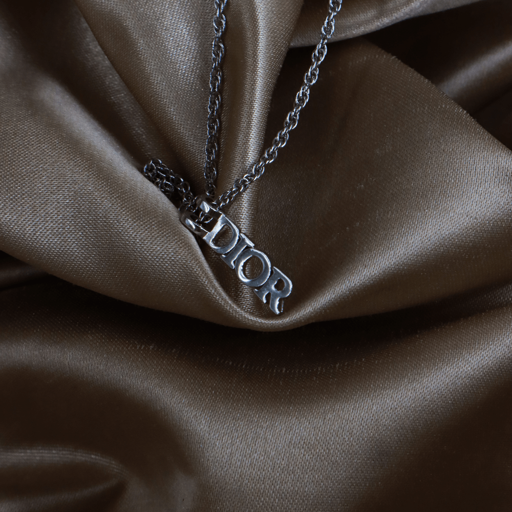 CHRISTIAN DIOR 簡約LOGO吊墜項鏈 - Vintasy項鏈
