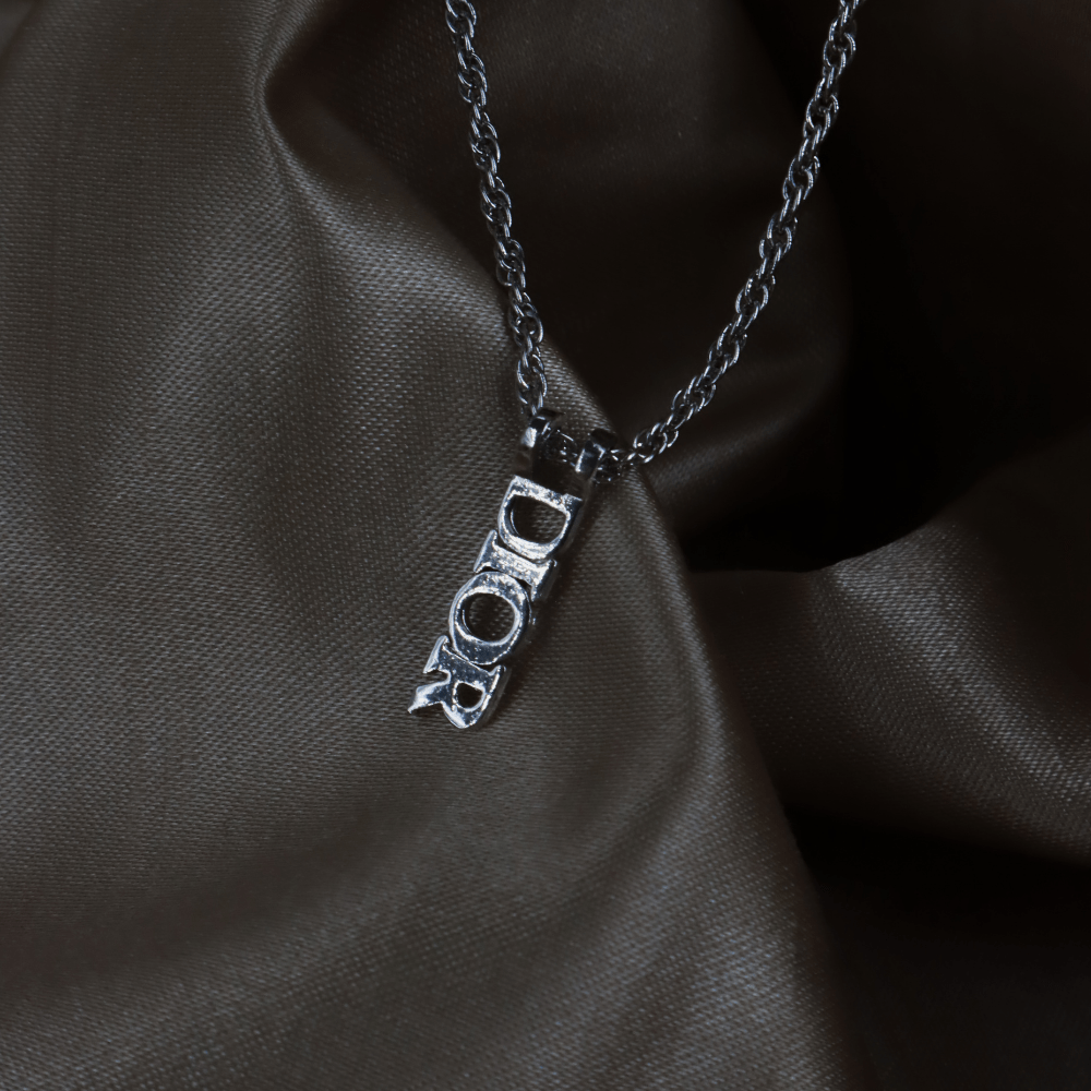 CHRISTIAN DIOR 簡約LOGO吊墜項鏈 - Vintasy項鏈