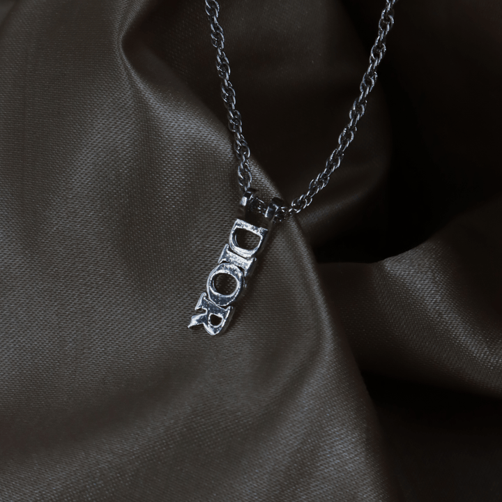 CHRISTIAN DIOR 簡約LOGO吊墜項鏈 - Vintasy項鏈