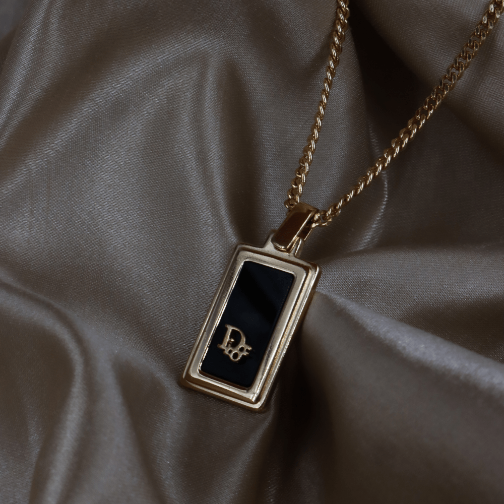 CHRISTIAN DIOR Logo小牌吊墜項鏈 - Vintasy