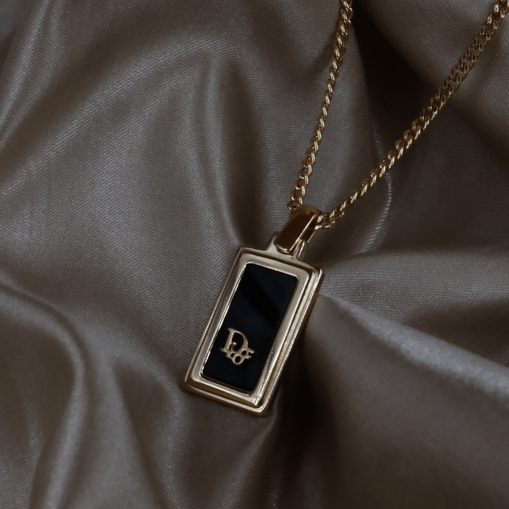 CHRISTIAN DIOR Logo小牌吊墜項鏈 - Vintasy