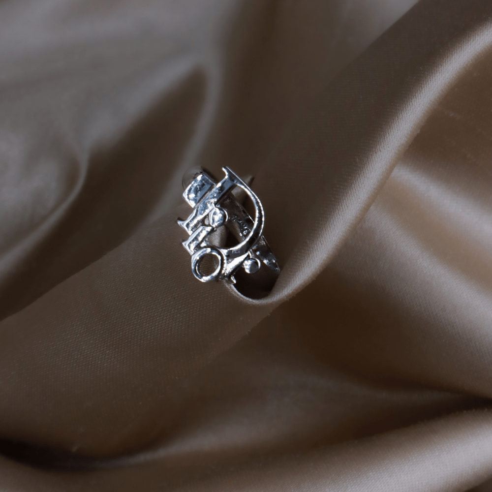 CHRISTIAN DIOR 簡約LOGO戒指 - Vintasy