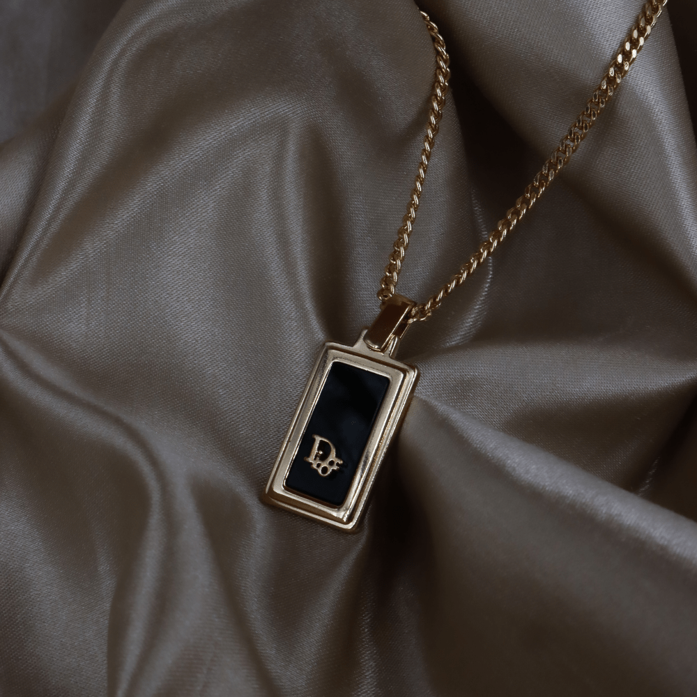 CHRISTIAN DIOR Logo小牌吊墜項鏈 - Vintasy