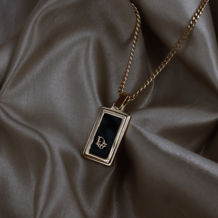 CHRISTIAN DIOR Logo小牌吊墜項鏈 - Vintasy