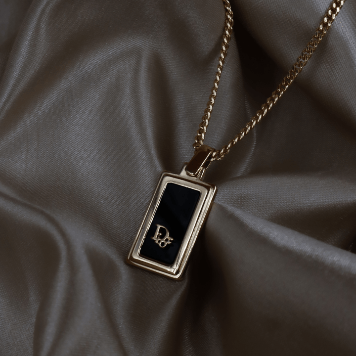 CHRISTIAN DIOR Logo小牌吊墜項鏈 - Vintasy