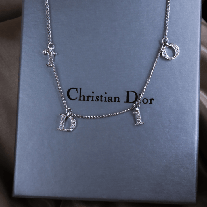 CHRISTIAN DIOR SPELL OUT 閃石鎖骨項鏈 | 未使用級! - Vintasy手鏈