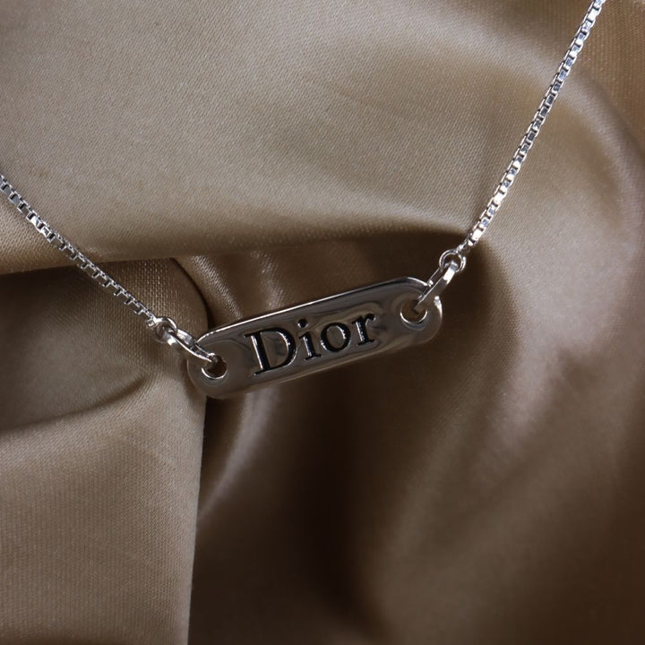 CHRISTIAN DIOR 簡約小牌吊墜項鏈 - Vintasy項鏈
