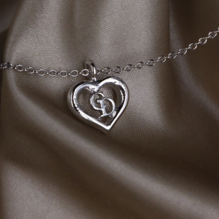 CHRISTIAN DIOR 簡約心心吊墜項鏈 - Vintasy