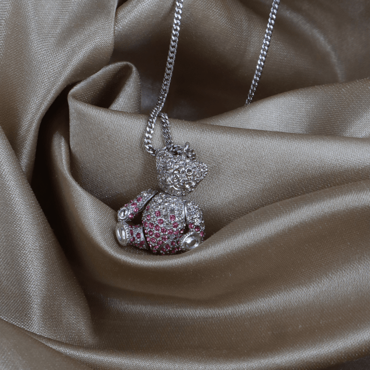 CHRISTIAN DIOR 粉紅小熊閃石吊墜項鏈 - Vintasy