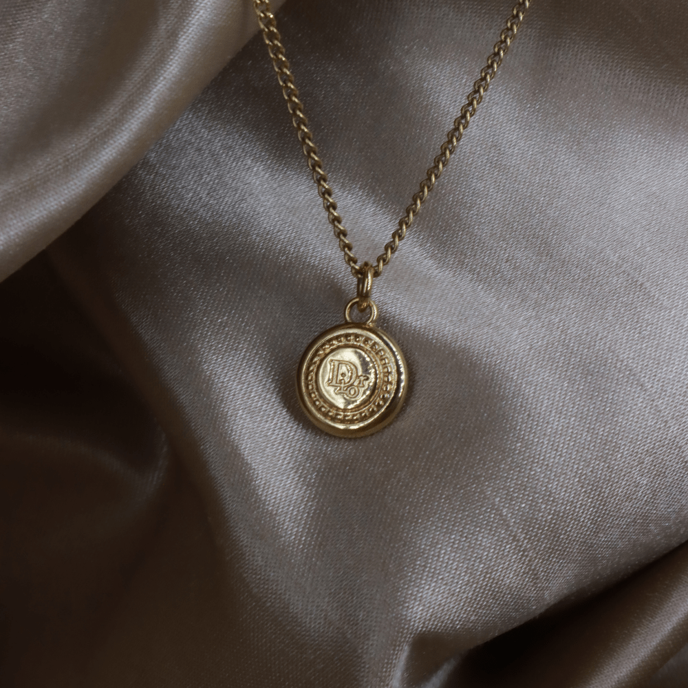 CHRISTIAN DIOR 絕版硬幣項鏈 - Vintasy