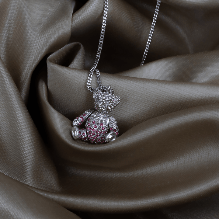 CHRISTIAN DIOR 粉紅小熊閃石吊墜項鏈 - Vintasy