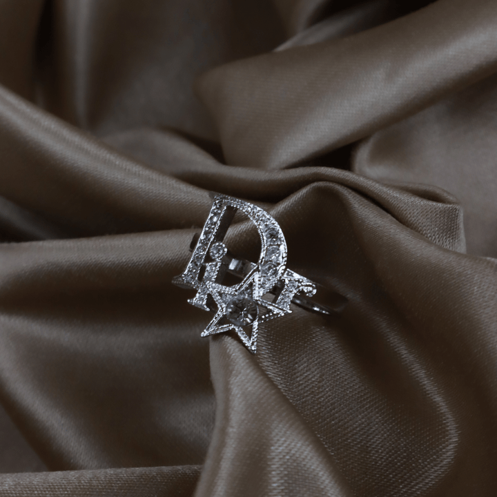 CHRISTIAN DIOR 星閃閃戒指|未使用附原盒 - Vintasy手鏈