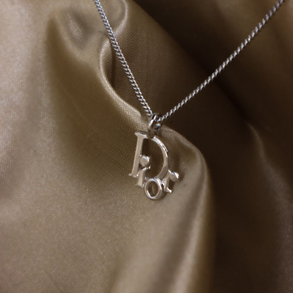 CHRISTIAN DIOR 簡約吊墜項鏈 - Vintasy項鏈