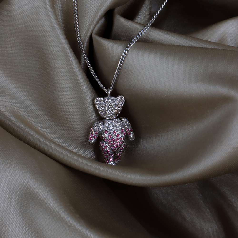 CHRISTIAN DIOR 粉紅小熊閃石吊墜項鏈 - Vintasy