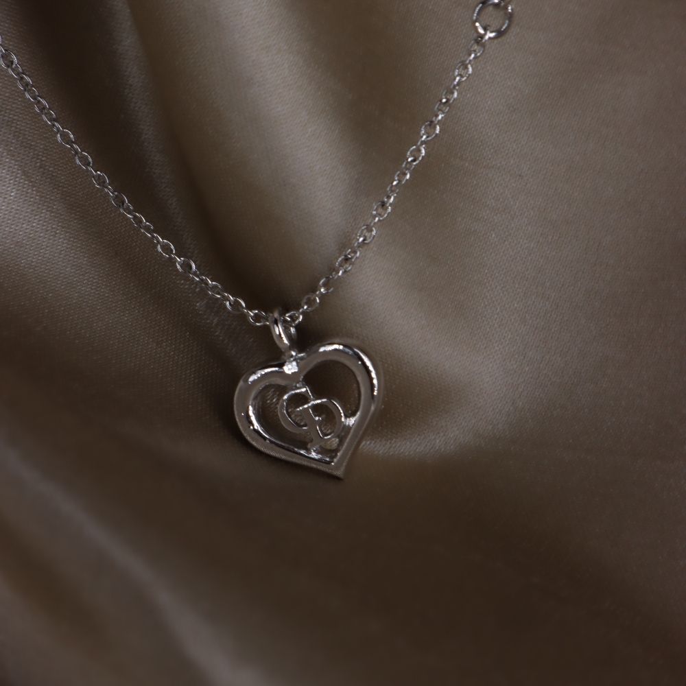 CHRISTIAN DIOR 簡約心心吊墜項鏈 - Vintasy