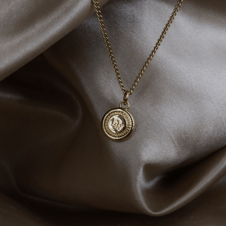 CHRISTIAN DIOR 絕版硬幣項鏈 - Vintasy