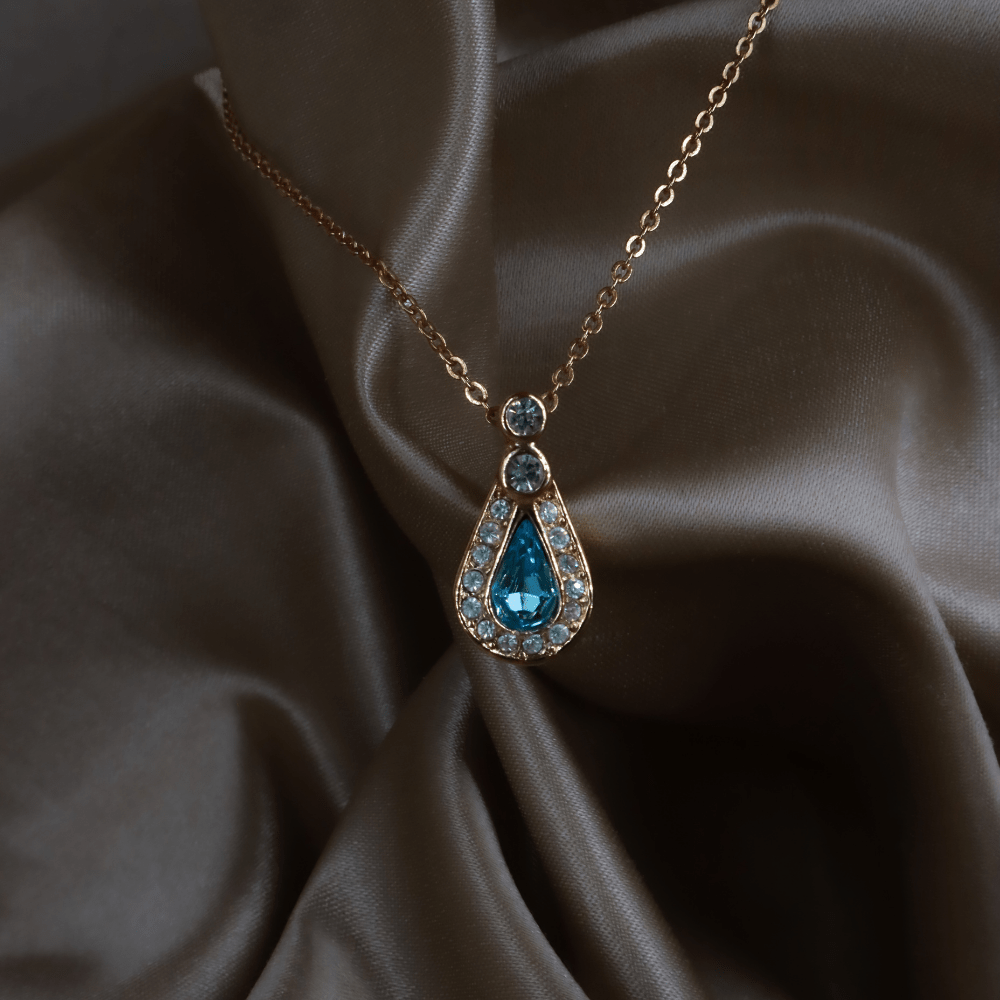 CHRISTIAN DIOR 淺藍水晶閃石吊墜項鏈 - Vintasy