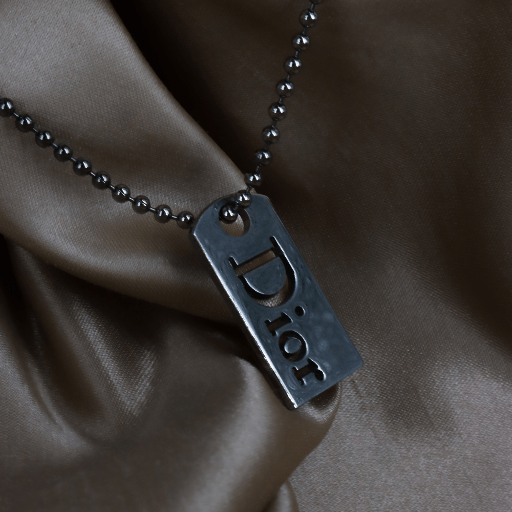 CHRISTIAN DIOR 炭黑軍牌手鏈 - Vintasy