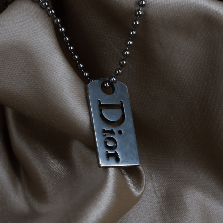 CHRISTIAN DIOR 炭黑軍牌手鏈 - Vintasy