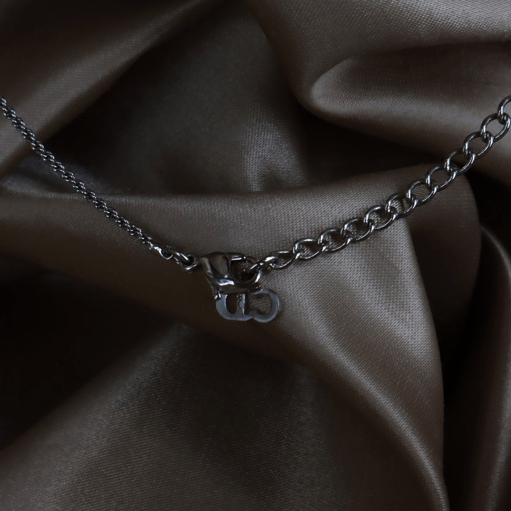 CHRISTIAN DIOR 復古銀色幾何藍晶墜飾項鏈 - Vintasy