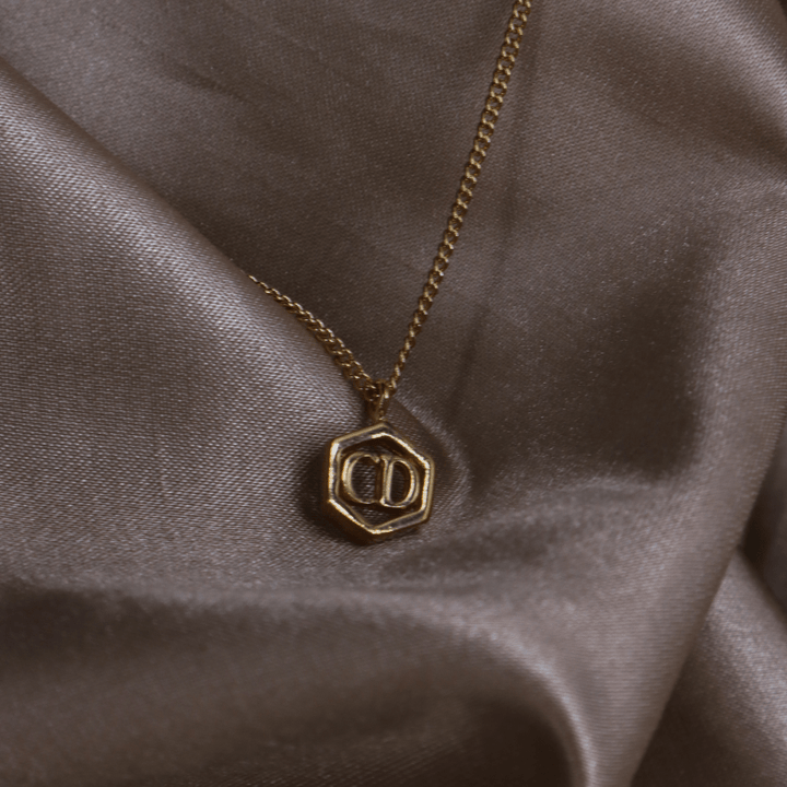 CHRISTIAN DIOR 簡約菱型吊墜項鏈|簡約必備 - Vintasy